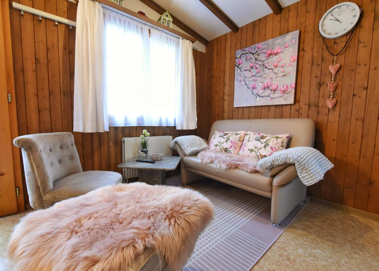 Вілла Spellbound A Romantic Hideaway For Adults Aged 18-35 Лаутербруннен Екстер'єр фото
