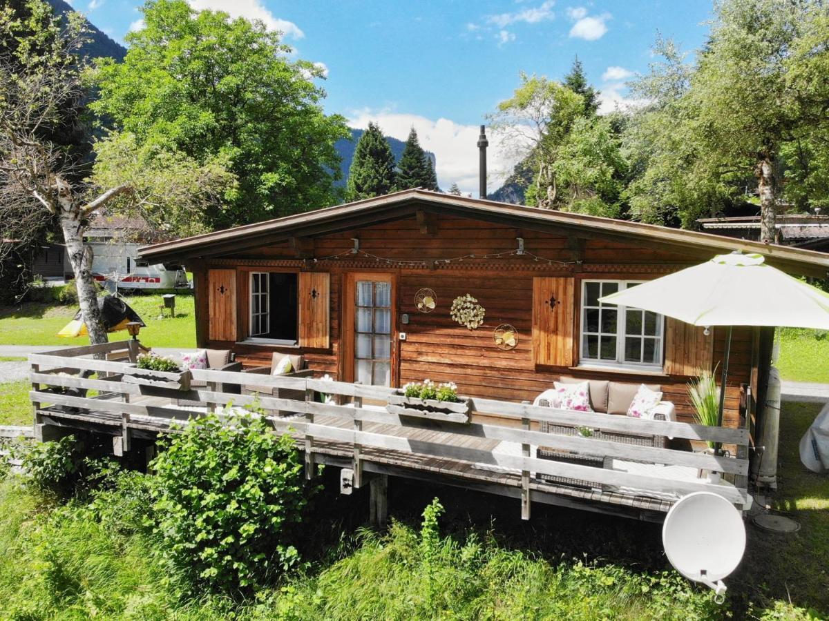 Вілла Spellbound A Romantic Hideaway For Adults Aged 18-35 Лаутербруннен Екстер'єр фото